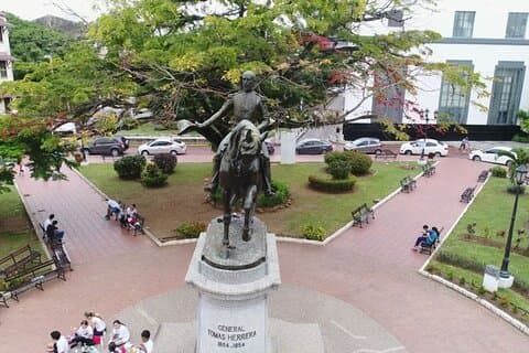 Tour di mezza giornata, città vecchia e chiuse di Miraflores