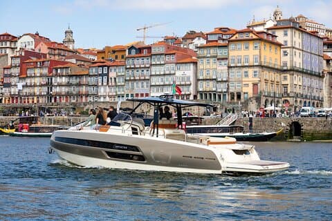 Porto : Croisière privée de 2h sur le fleuve Douro avec vin de Porto