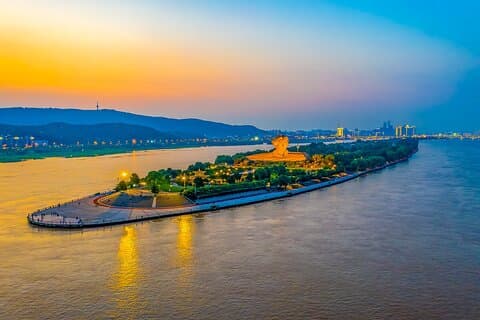 Private Changsha tour Yuelu Academy Orange Isle shopping street