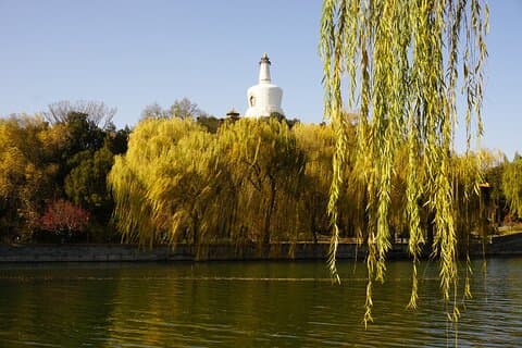 Beijing Beihai Park &Jingshan Park 5-hour Private Walking Tour