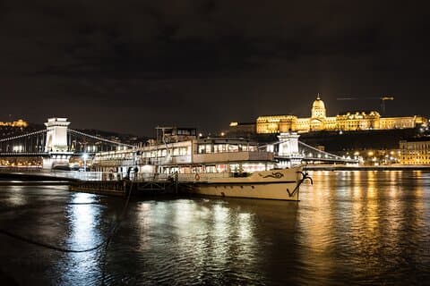 Budapest Evening Cruise with Drink Options
