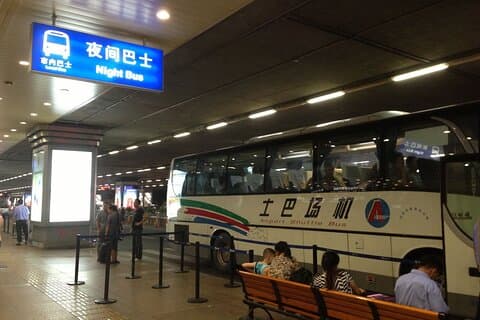Shuttlebus-Transferservice zum internationalen Flughafen Peking-Daxing