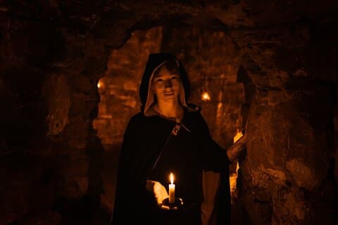 Kleine Gruppe Edinburgh Underground Vaults & Graveyard Ghost Tour