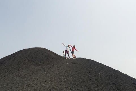 エトナ山での日の出体験 - ガイド付きトレッキングとジープツアー