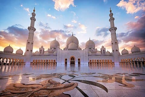 Full Day Tour Exploring Abu Dhabi
