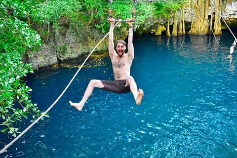 ATV-er og terrengkjøretøyer med ziplines og cenotes