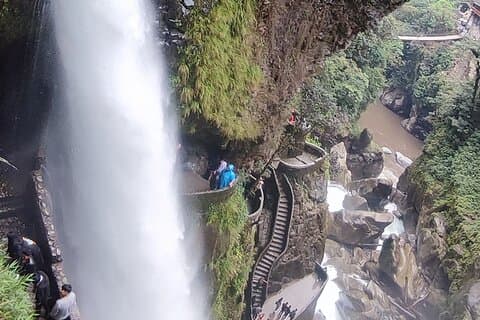 Baños Privados de Día Completo Excursión de un Día Cascadas Casa del Árbol