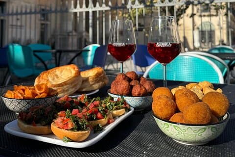Street Food Lecce: Geführter Rundgang mit typischen Speisen und Weinen.