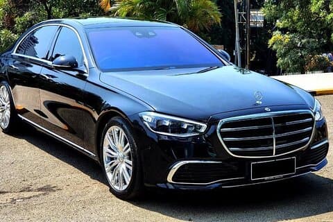 Noleggio auto Fullday Jakarta Mercedes Classe E (auto executive)