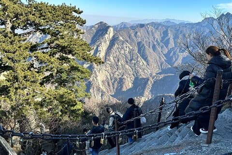 Self-Guided Mt.Hua Tour With Chauffeur Service and Ticket