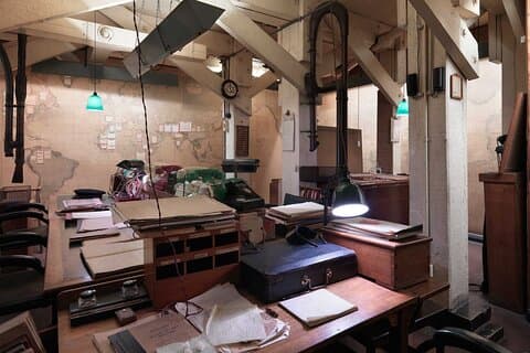 Besök Churchill War Rooms & Private Westminster Tour