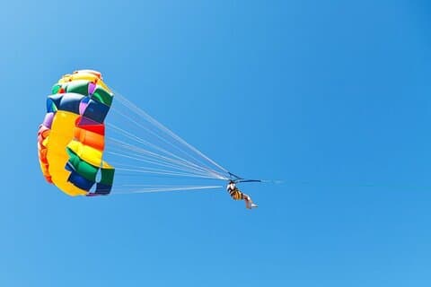 Parasailing aktivitet på Rethymno Beach, Kreta