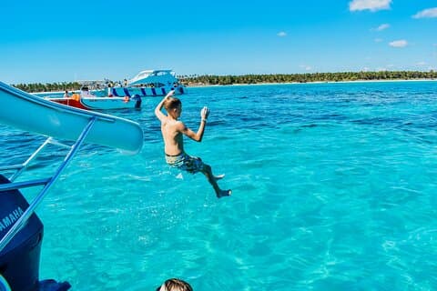 Small Group Snorkeling Cruise with Open Bar and Light Snacks