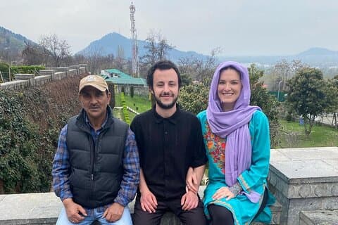 Srinagar- transfers+Hotel+Sightseeing