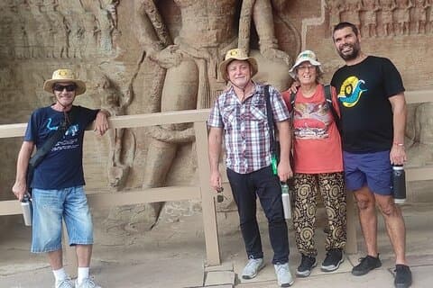 Sanchi Stupas e Udaygiri Caves Day Trip saindo de Bhopal