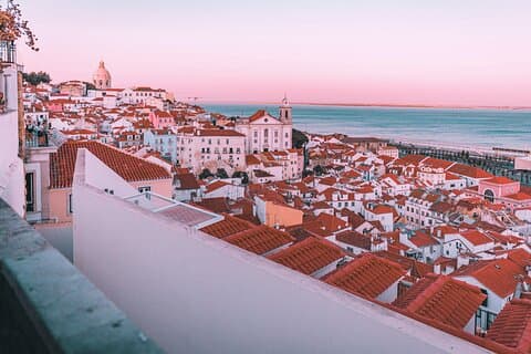 Tour privado a pie para descubrir los secretos de Alfama en Lisboa