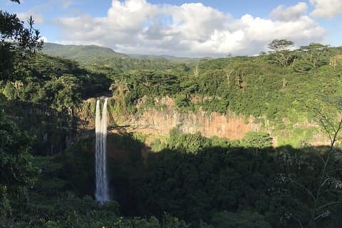 Visita de dia inteiro a Chamarel, Curious Corner e Takamaka com almoço
