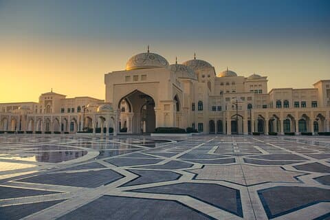 Vanuit Abu Dhabi: Sjeik Zayed-moskee, Koninklijk Paleis en Etihad-toren