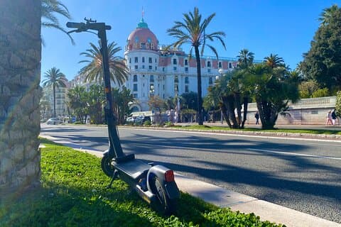 Elektrisk scooterudlejning i Nice