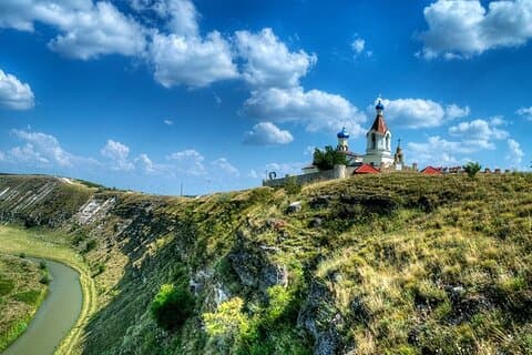 Old Orhei & Curchi Monasteries & Cricova cantina (opzionale)