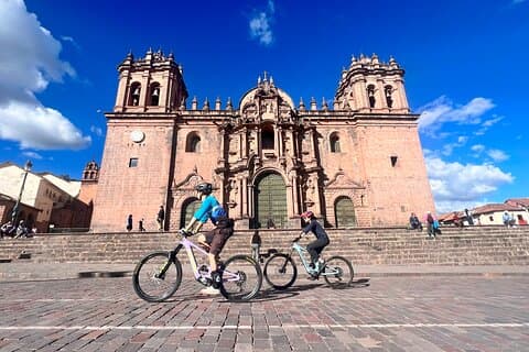 PRIVAT Stadsrundtur i Cusco på elcykel