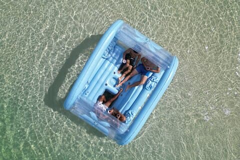 Alquiler de flotadores para playa y océano.