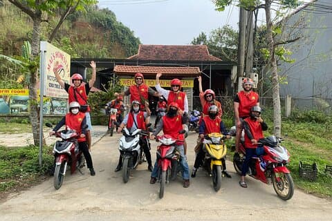 サパを垣間見る人里離れた道をバイクで巡る 4.5 時間
