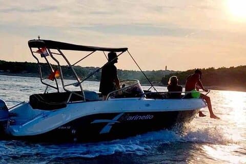 Privater Bootstaxi-Transfer in Via Vecchione Giovanbattista