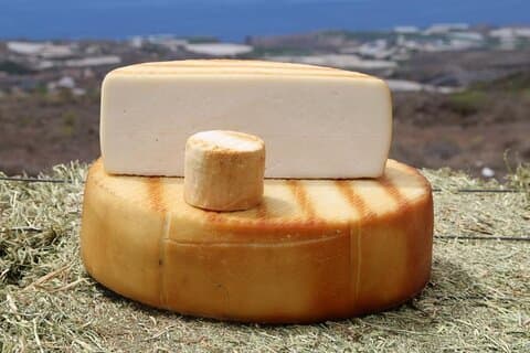 Guided Tour Montesdeoca Cheese Factory - Smak av ost og vin