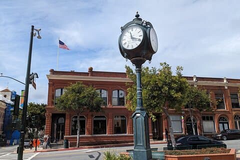 San Luis Obispo Scavenger Hunt Walking Tour and Game