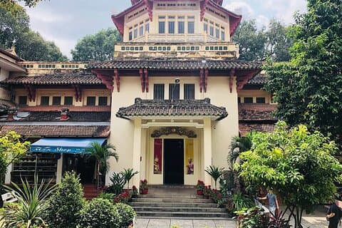 Landausflug zu den historischen Relikten Vietnams ab dem Hafen von Saigon