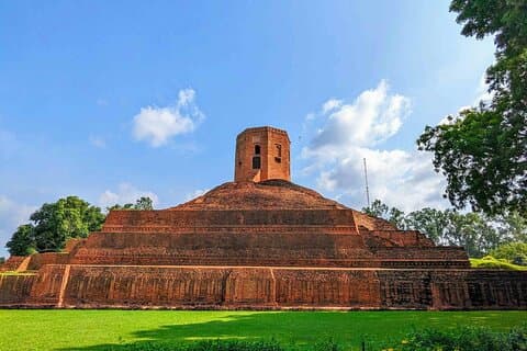 Excursión de un día a la ciudad de Varanasi con visita a Sarnath y sesión de yoga