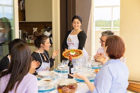 Authentic Pizza-Making Class with Lake Como Views