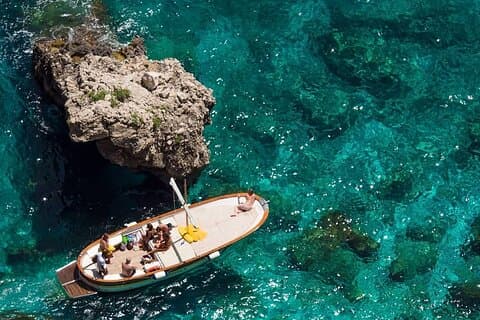 complete tour of the island of Capri by private boat