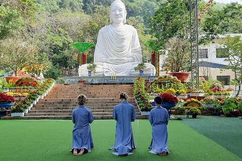 Ho Chi Minh City: 2 Day Meditation and Monastic life experience