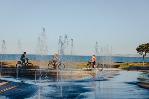 Great Escape Self-Guided Scenic Cycle Winery Tour from Napier