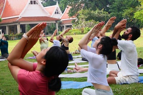1 time og 30 minutter Shared Yoga Retreat i Bangkok Thailand