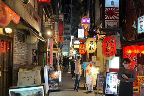 Visite gastronomique locale de Tokyo : nouilles, brochettes, raviolis et friandises