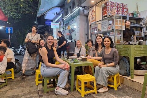 Authentieke smaak van Hanoi, food tour met een lokale foodie