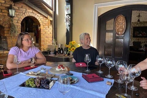 Almuerzo con lugareños : Vinos, comida & historias croatas en Zagreb
