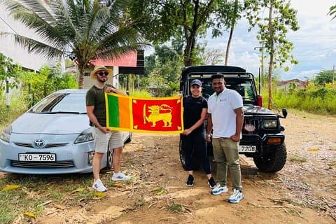 Privévoertuig met chauffeur-gids voor elke dagtour in Sri Lanka