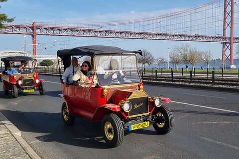2h Classic Tuk: Discover Lisbon’s Hidden Treasures