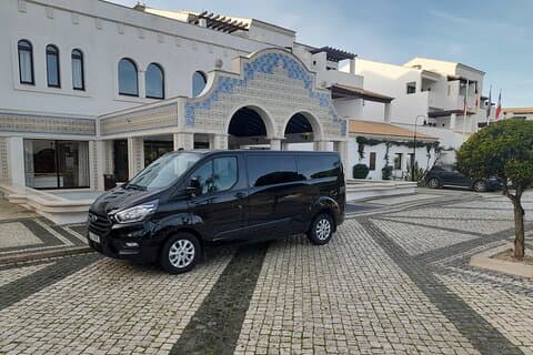 Privat sjåfør fra Sevilla til Algarve med 8 seter minibuss