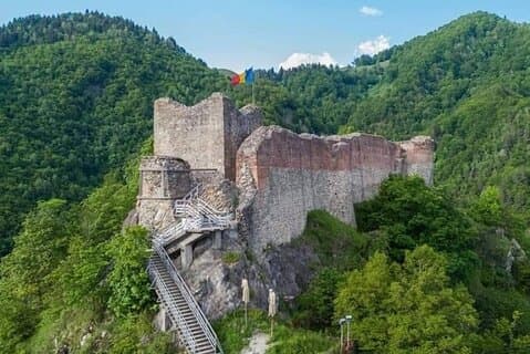 Vandra till Poenari fästning, Vidraru Dam, Argeș kloster