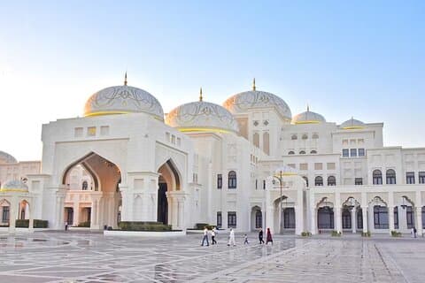 Abu Dhabi guidet tur inkludert Qasr Al Watan og lokal lunsj
