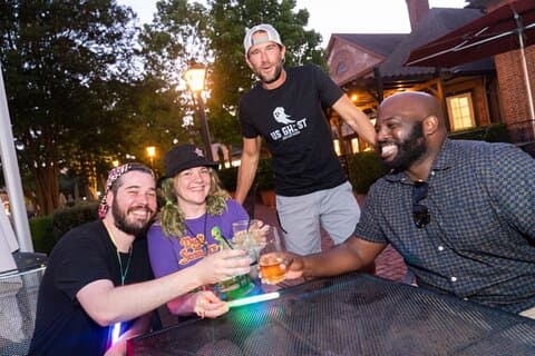 Orlando atormenta el recorrido por los pubs embrujados por los abucheos y las bebidas alcohólicas