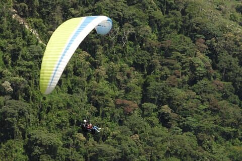 Paragliding över Guacaica Jungle och komplett kaffe från Guatape