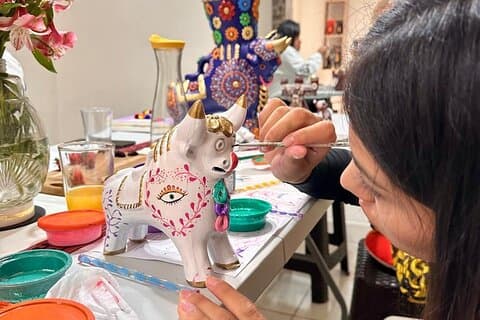 Taller de pintura privado con vino y aperitivos