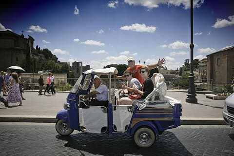 One Hour Private Tour by Tuk Tuk in Calessino