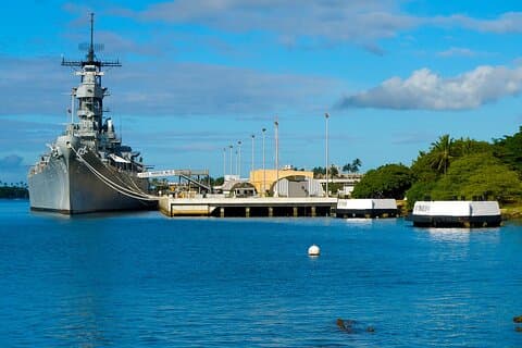 Day Trip from Kauai to Oahu: WWII Pearl Harbor Heroes